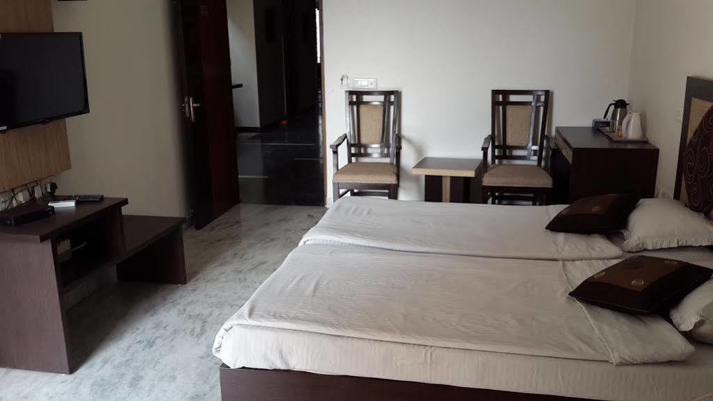 East End Retreat Bed & Breakfast Ню Делхи Екстериор снимка